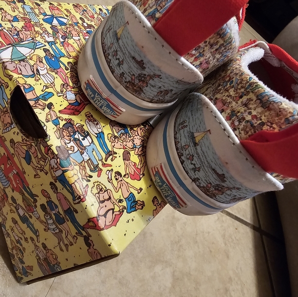 VANS Where's Waldo? Collection - Picture 7 of 7